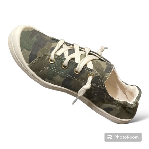 Women Camo, Lace-up Canvas Sneakers, Round Toe/ Women's Camouflage Sneakers - Picture 2 of 7